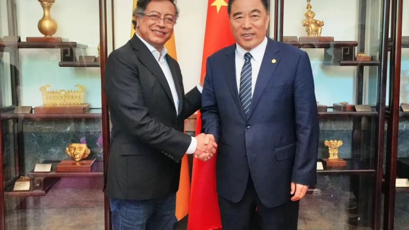 Rencontre de Song Hailiang avec le président colombien Gustavo Petro