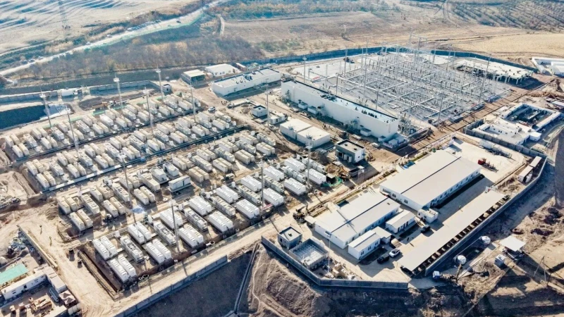 El mayor proyecto de almacenamiento de energía electroquímica de Asia Central se conecta con éxito a la red por primera vez