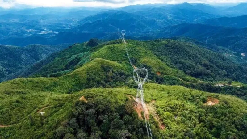Achèvement de la ligne de transmission du projet d'interconnexion électrique de 500 kV Chine-Laos grâce à l'étude et à la conception de CEEC